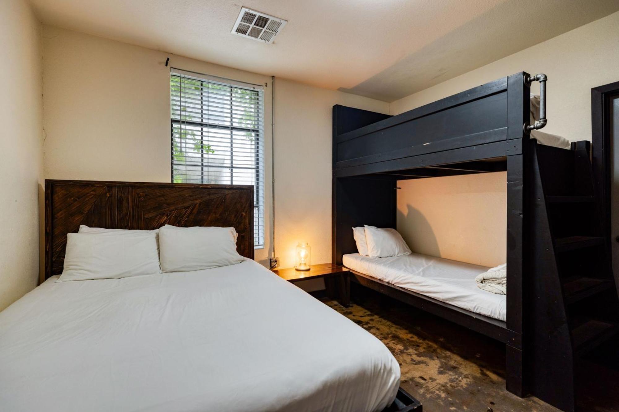 Firehouse Hostel (Adults Only) Austin Zewnętrze zdjęcie