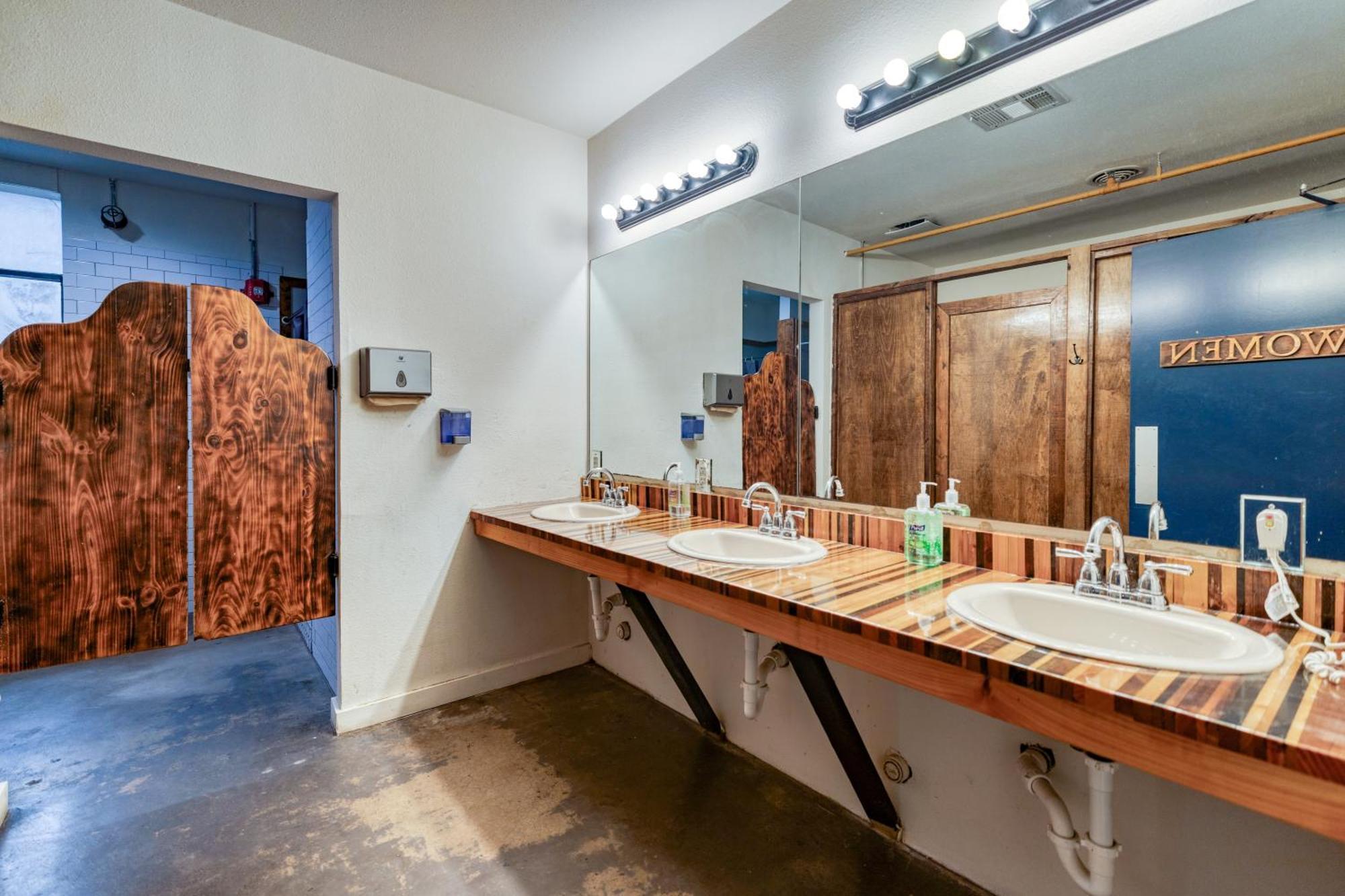 Firehouse Hostel (Adults Only) Austin Zewnętrze zdjęcie